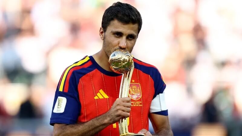 Rodri giành Quả bóng vàng FIFA World Cup 2026 sau màn trình diễn xuất sắc