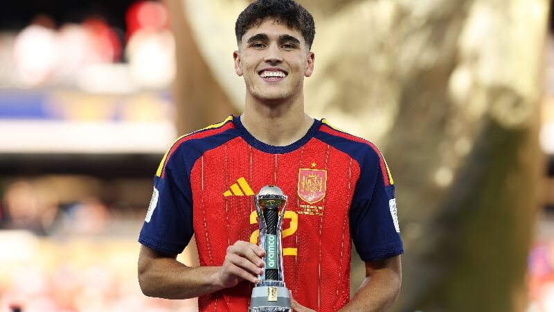 Trung vệ Pau Cubarsí là Cầu thủ trẻ xuất sắc nhất World Cup 2026