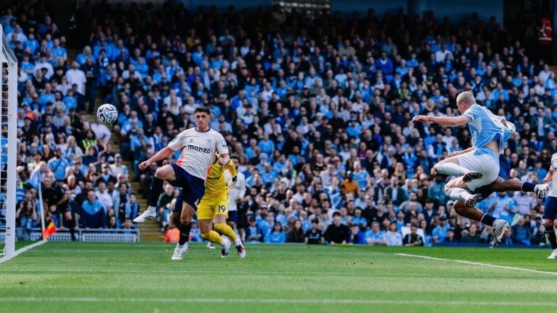pha ghi ban của cầu thủ Haaland vào câu lạc bộ coventry